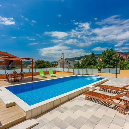 In Mit Eigenem Balkon Novi Vinodolski