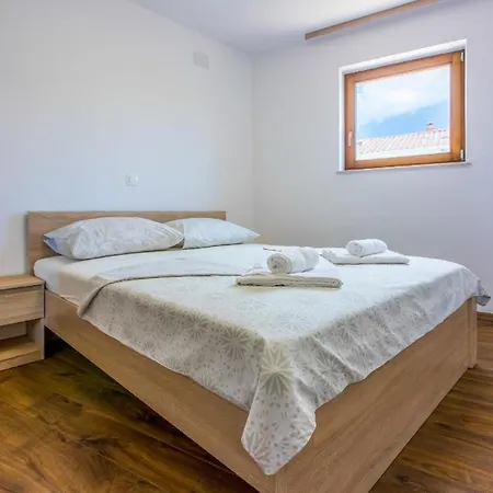 Apartment In Mit Eigenem Balkon