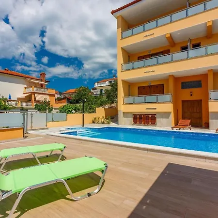 Apartment In Mit Eigenem Balkon *