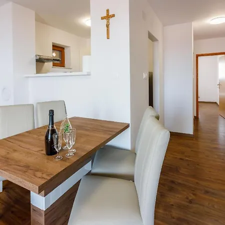 דירה In Mit Eigenem Balkon *